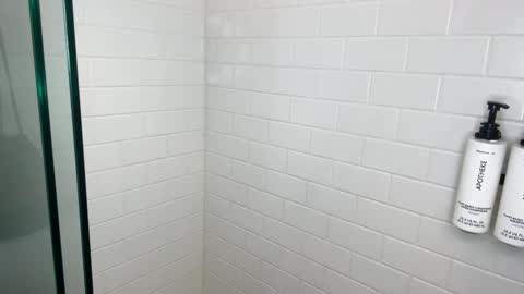 Snapshot of badboyson65 chatting on 01/18/26, 12:58 HotWifeFun32 online show from 01/18/26, 12:58