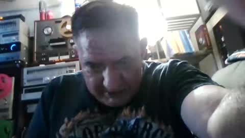 Snapshot of badcady0 chatting on 10/17/25, 05:54 badcady0 online show from 10/17/25, 05:54