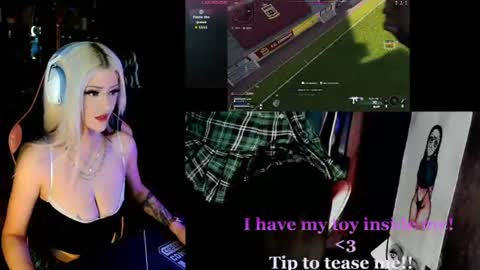 Snapshot of badd0ll chatting on 07/13/26, 02:53 badd0ll online show from 07/13/26, 02:53