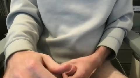 Snapshot of baddersguy13 chatting on 10/15/25, 07:52 baddersguy13 online show from 10/15/25, 07:52