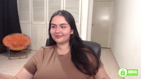 Snapshot of baddie_maddie_ chatting on 09/18/25, 06:59 want custom text me through my snap 3  online show from 09/18/25, 06:59