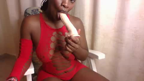 Snapshot of badgal_riri254 chatting on 01/07/25, 06:05 Youngmiss online show from 01/07/25, 06:05