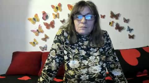 Snapshot of badgg chatting on 12/21/24, 03:20 Gina online show from 12/21/24, 03:20