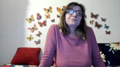 Snapshot of badgg chatting on 01/11/25, 02:58 Gina online show from 01/11/25, 02:58