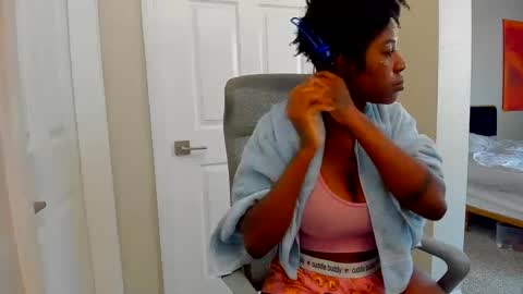 badgurldnay online show from 09/16/25, 03:24