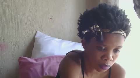 Snapshot of badkittylilyx chatting on 09/20/25, 08:37 Lily online show from 09/20/25, 08:37