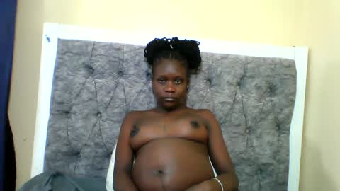 bads_girles online show from 04/10/26, 07:51