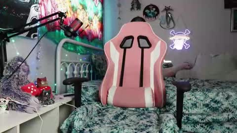 Bae Bae Blue online show from 10/13/25, 09:04