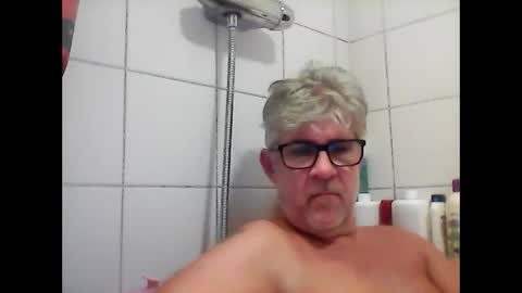 Snapshot of baggelina75 chatting on 12/27/24, 07:03 baggelina75 online show from 12/27/24, 07:03