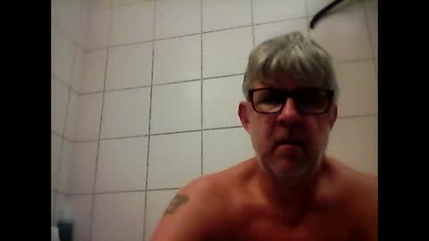 Snapshot of baggelina75 chatting on 01/06/25, 03:40 baggelina75 online show from 01/06/25, 03:40