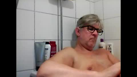 Snapshot of baggelina75 chatting on 01/27/25, 07:13 baggelina75 online show from 01/27/25, 07:13