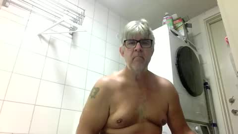 Snapshot of baggelina75 chatting on 10/21/25, 09:43 baggelina75 online show from 10/21/25, 09:43