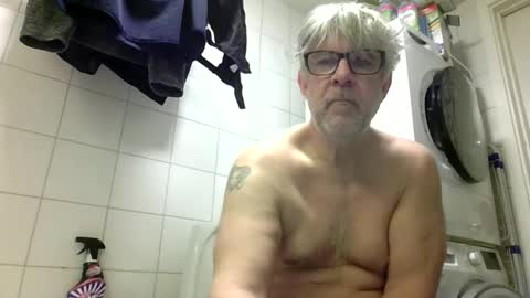 Snapshot of baggelina75 chatting on 02/21/26, 10:49 baggelina75 online show from 02/21/26, 10:49