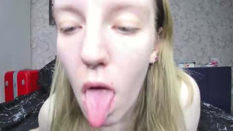 holly online show from 10/14/25, 03:46