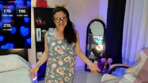 Snapshot of bailarina_atrevida chatting on 12/26/24, 02:44 sandra online show from 12/26/24, 02:44