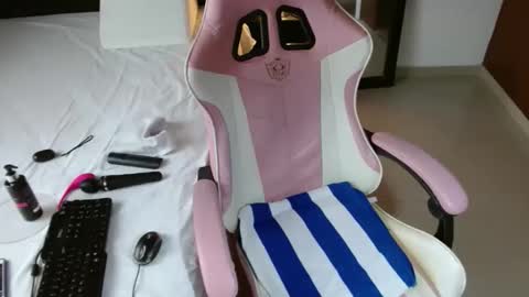 sandra online show from 04/16/26, 01:56