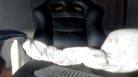 IM BAILEY online show from 12/16/25, 08:08