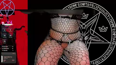 Snapshot of baileymonarch chatting on 10/20/25, 12:11 Bailey online show from 10/20/25, 12:11