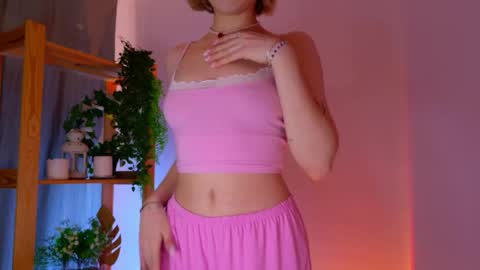 Elly online show from 04/15/26, 04:19