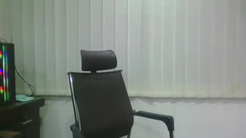 Snapshot of ballbustingslave1987nolimits chatting on 12/09/24, 12:08 Ballbusting Slave online show from 12/09/24, 12:08