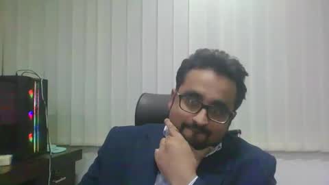 Snapshot of ballbustingslave1987nolimits chatting on 12/18/24, 10:30 Ballbusting Slave online show from 12/18/24, 10:30