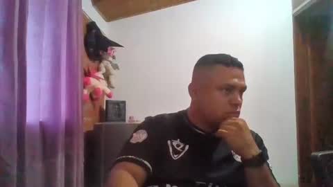 Snapshot of balomil chatting on 01/12/25, 11:04 balomil online show from 01/12/25, 11:04