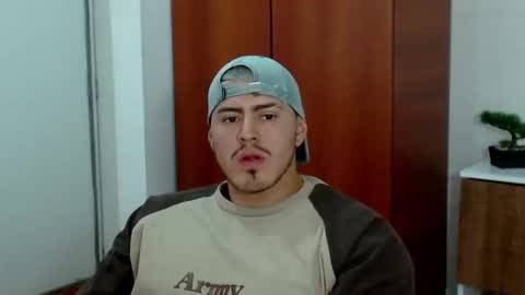 Snapshot of baltazardupont chatting on 02/25/25, 01:50 Andres - online show from 02/25/25, 01:50