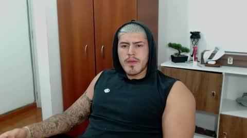 Snapshot of baltazardupont chatting on 02/28/25, 12:42 Andres - online show from 02/28/25, 12:42