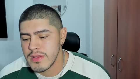 Snapshot of baltazardupont chatting on 09/18/25, 11:23 Andres - online show from 09/18/25, 11:23