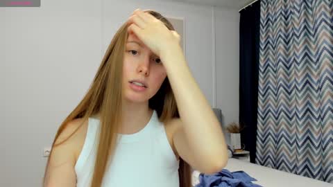 Snapshot of bam_bi chatting on 01/12/25, 06:49 Kira online show from 01/12/25, 06:49