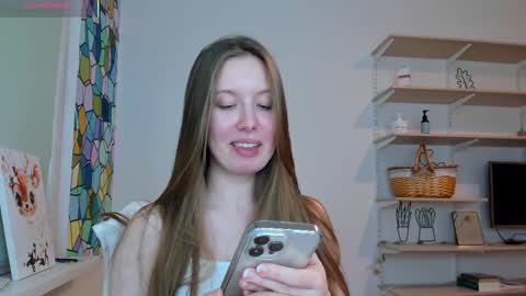 Snapshot of bam_bi chatting on 10/17/25, 08:44 Kira online show from 10/17/25, 08:44