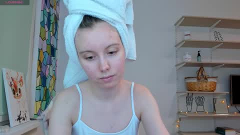 Snapshot of bam_bi chatting on 12/15/25, 03:05 Kira online show from 12/15/25, 03:05