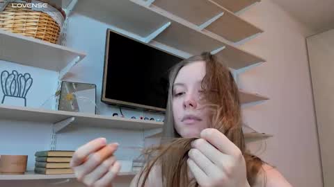 Kira online show from 02/02/26, 05:44