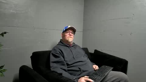 Snapshot of bambamjas chatting on 12/21/25, 03:41 Jas online show from 12/21/25, 03:41