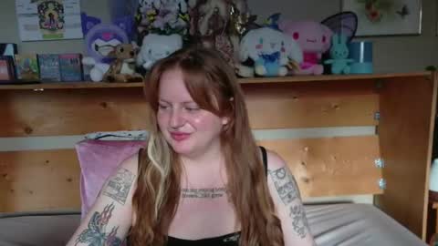 Snapshot of bambifawns4u chatting on 12/14/25, 07:40 Bambi online show from 12/14/25, 07:40