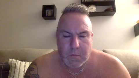 Snapshot of banana5289 chatting on 12/07/24, 02:42 banana5289 online show from 12/07/24, 02:42