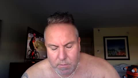 Snapshot of banana5289 chatting on 12/21/24, 01:53 banana5289 online show from 12/21/24, 01:53
