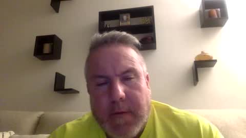 Snapshot of banana5289 chatting on 12/28/24, 02:22 banana5289 online show from 12/28/24, 02:22