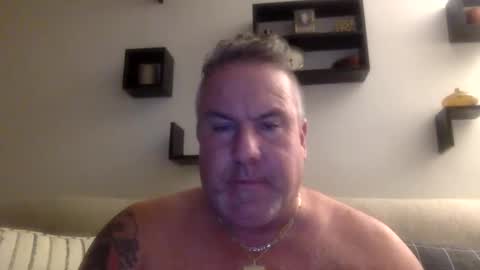 Snapshot of banana5289 chatting on 12/29/24, 10:45 banana5289 online show from 12/29/24, 10:45