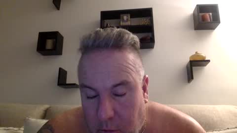 Snapshot of banana5289 chatting on 01/10/25, 01:21 banana5289 online show from 01/10/25, 01:21