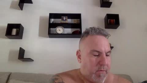 Snapshot of banana5289 chatting on 01/25/25, 03:41 banana5289 online show from 01/25/25, 03:41