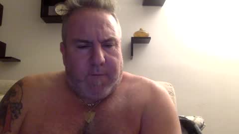 Snapshot of banana5289 chatting on 02/16/25, 12:43 banana5289 online show from 02/16/25, 12:43