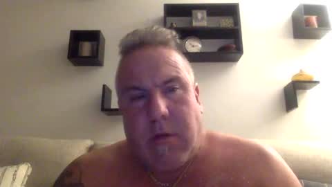 Snapshot of banana5289 chatting on 10/12/25, 02:10 banana5289 online show from 10/12/25, 02:10