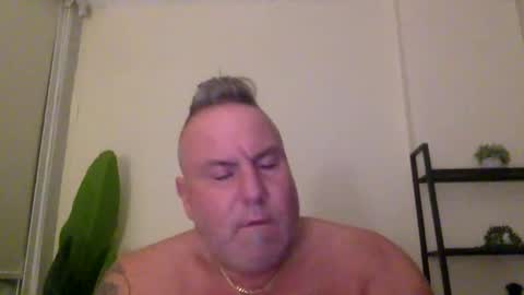 Snapshot of banana5289 chatting on 10/18/25, 10:05 banana5289 online show from 10/18/25, 10:05