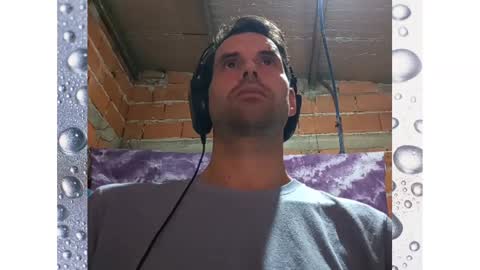 Snapshot of banana_argen_15 chatting on 01/19/25, 01:10 Ezequiel online show from 01/19/25, 01:10