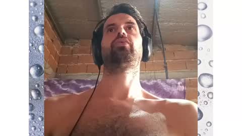 Snapshot of banana_argen_15 chatting on 02/02/25, 09:45 Ezequiel online show from 02/02/25, 09:45