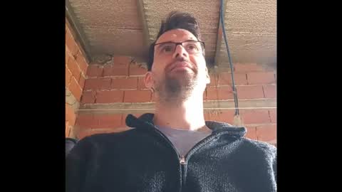 Snapshot of banana_argen_15 chatting on 10/27/25, 05:17 Ezequiel online show from 10/27/25, 05:17