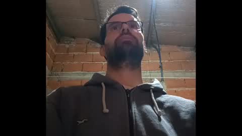 Snapshot of banana_argen_15 chatting on 11/13/25, 01:37 Ezequiel online show from 11/13/25, 01:37