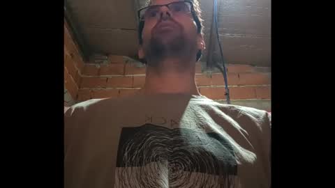 Snapshot of banana_argen_15 chatting on 12/16/25, 01:54 Ezequiel online show from 12/16/25, 01:54