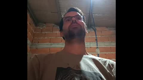 Snapshot of banana_argen_15 chatting on 12/19/25, 01:34 Ezequiel online show from 12/19/25, 01:34